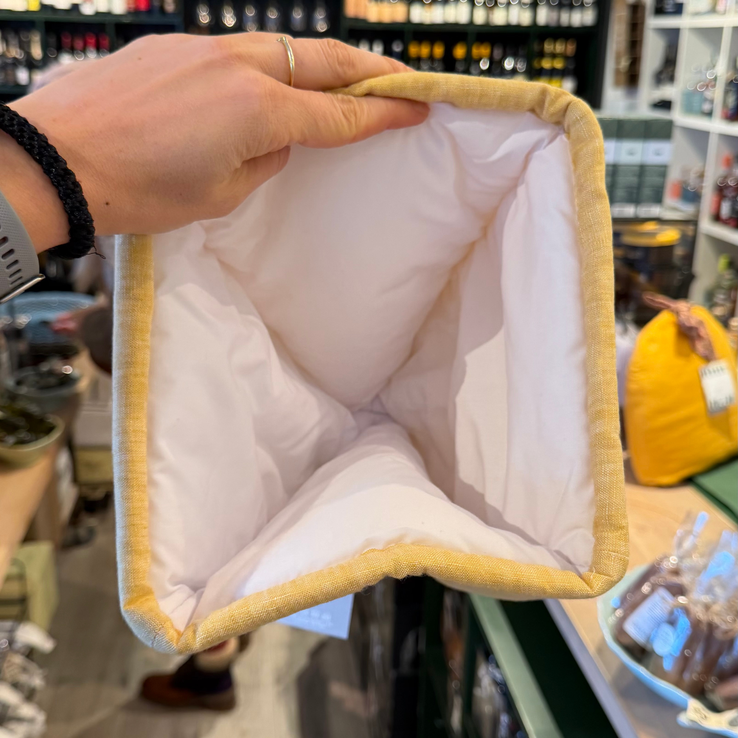 Ibsdatter Tehætte, Gul