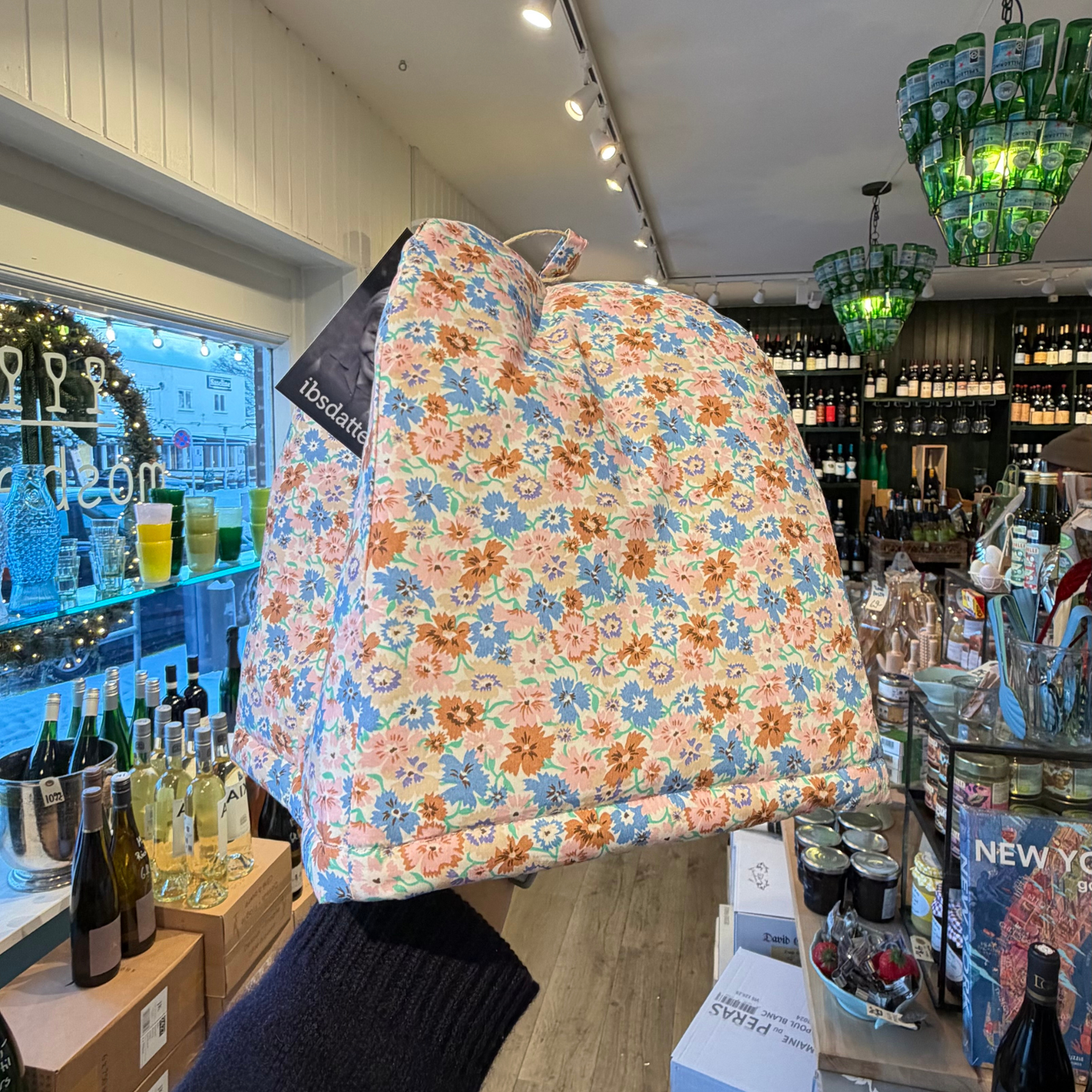 Ibsdatter Tehætte, lys blomster