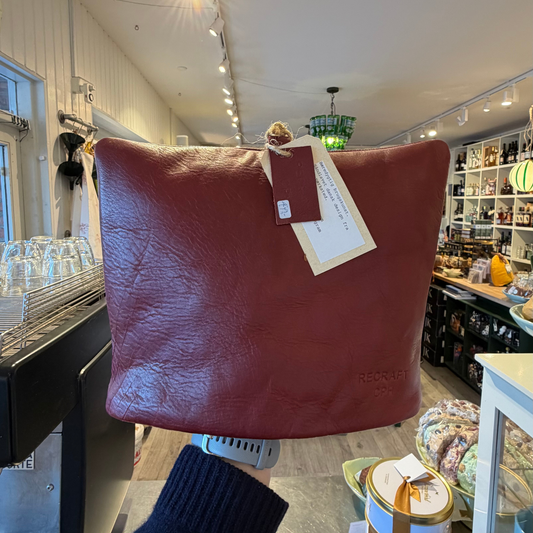 Recraft Tehætte, Bordeaux skind