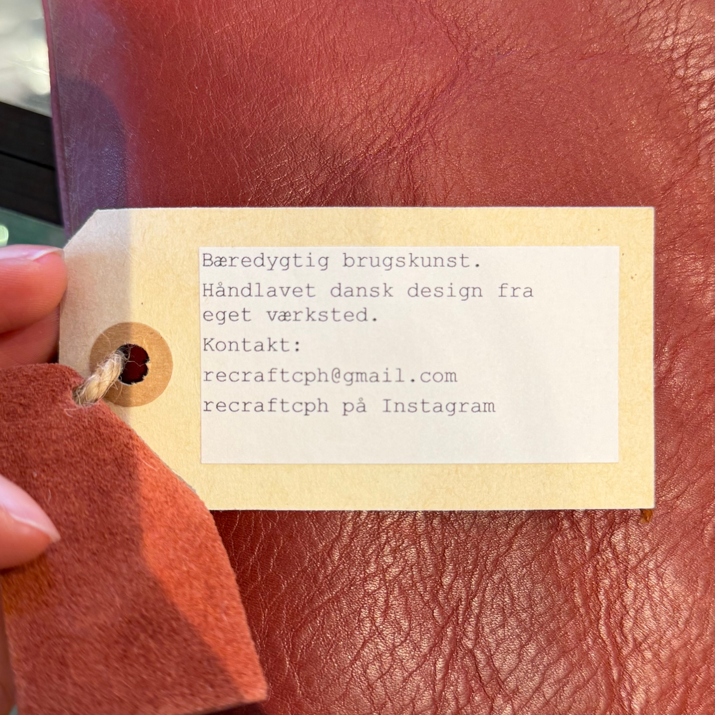 Recraft Tehætte, Bordeaux skind