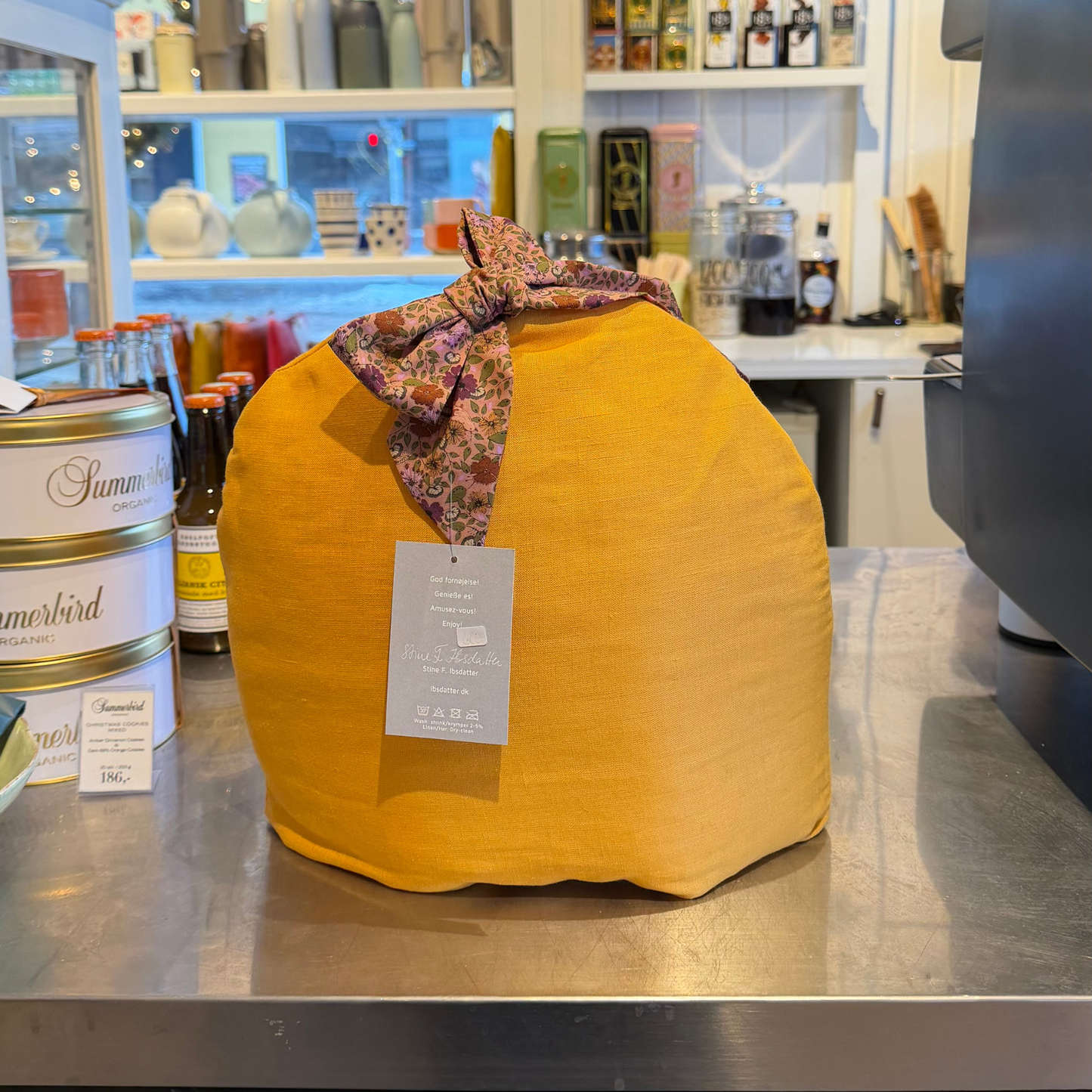 Ibsdatter Tehætte, Gul med søjfe