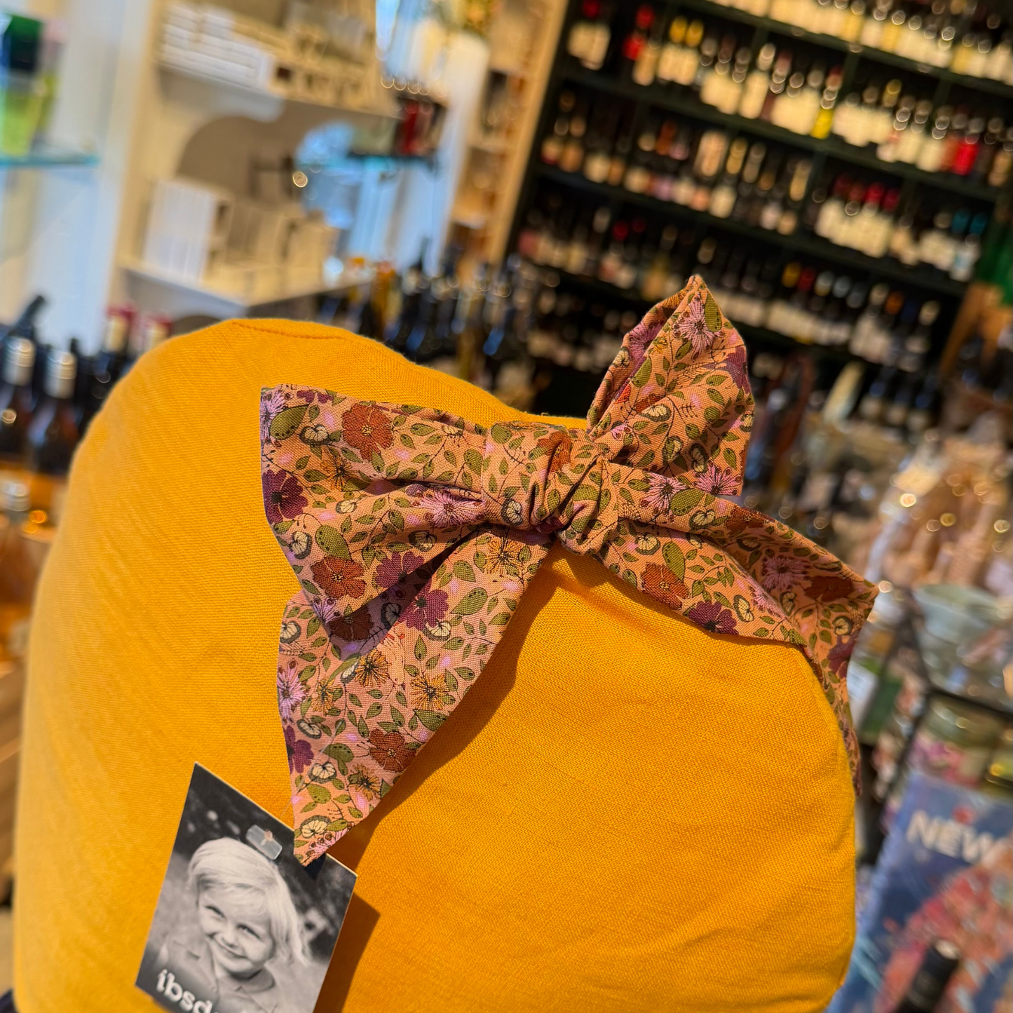 Ibsdatter Tehætte, Gul med søjfe