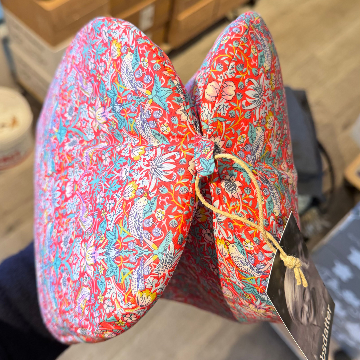 Ibsdatter Tehætte, Rød Morrison