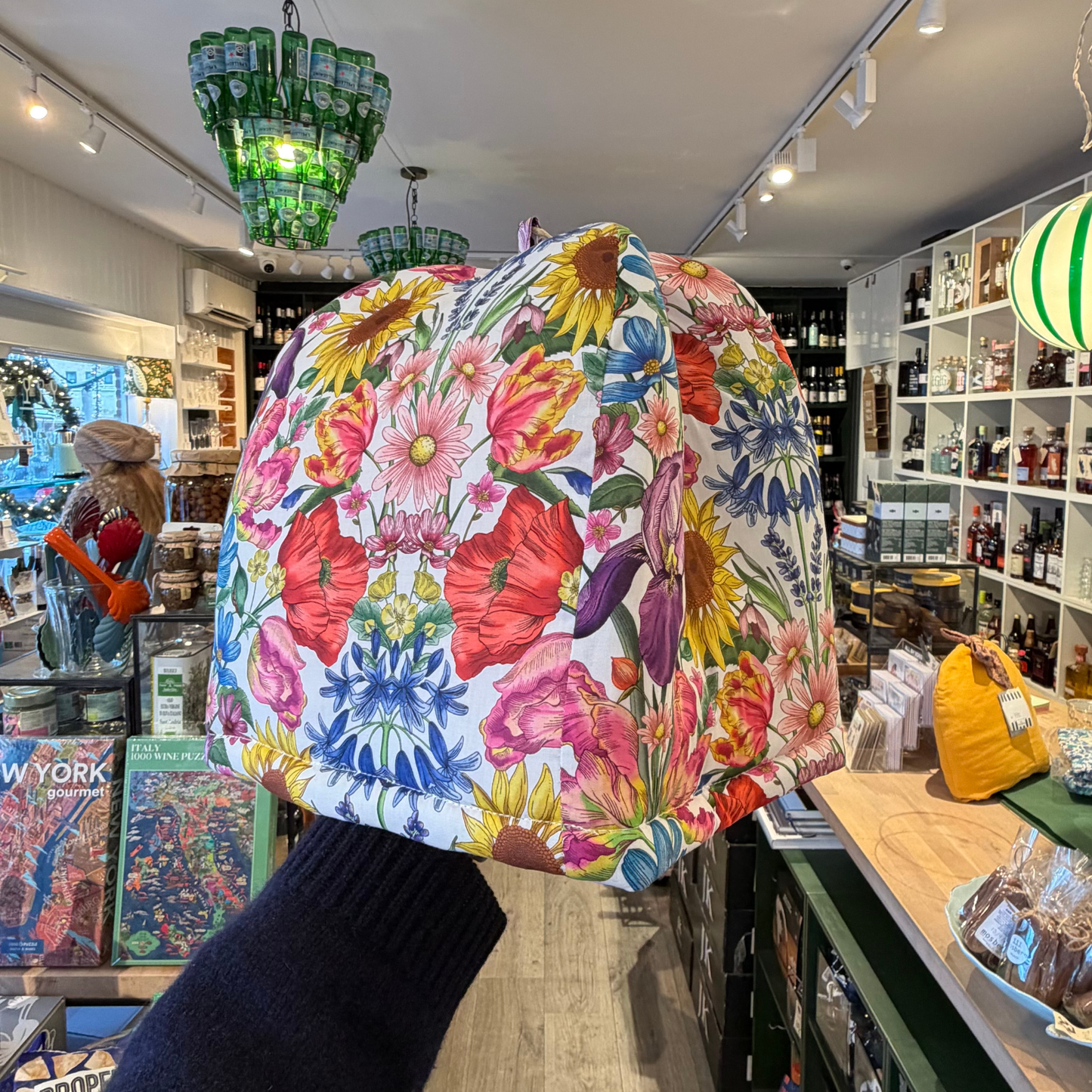 Ibsdatter Tehætte, Sommer blomster